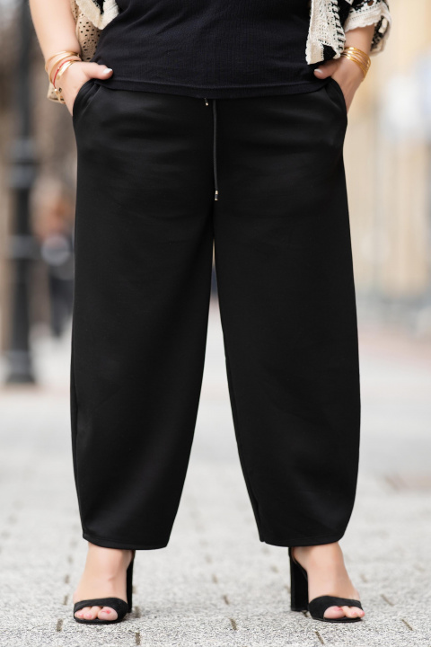 МАКСИ панталон в черно с еластична талия и връзки