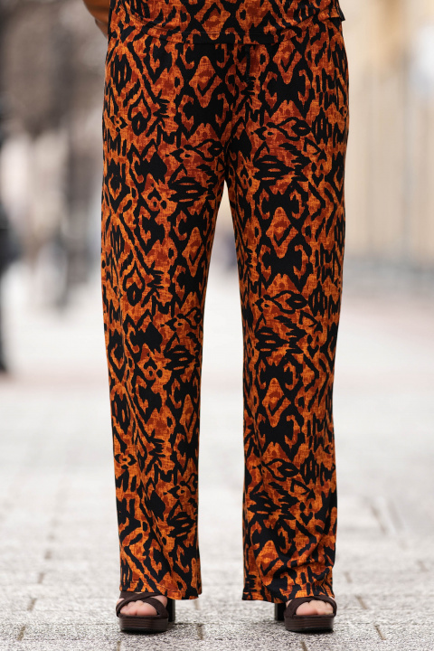 Макси панталон в цвят керемида с черен етно принт