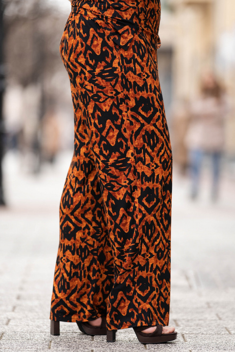 Макси панталон в цвят керемида с черен етно принт