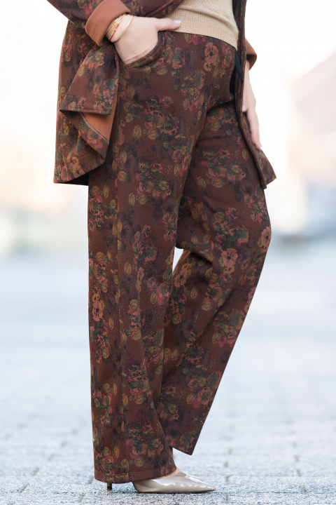 МАКСИ панталон в кафяво със флорален принт и свободна кройка