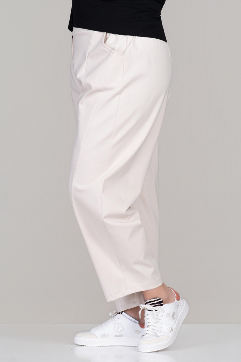 Макси панталон в светлобежово с ластик в талията и свободна кройка