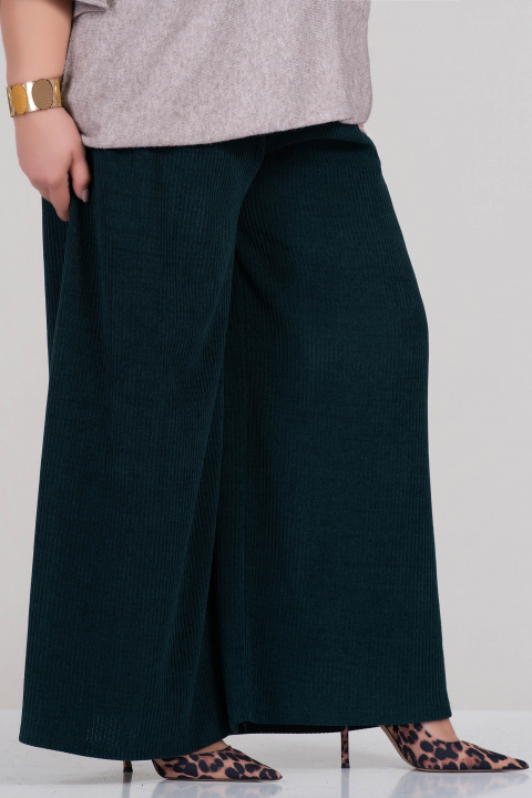 МАКСИ панталон в зелено от плътна релефна материя