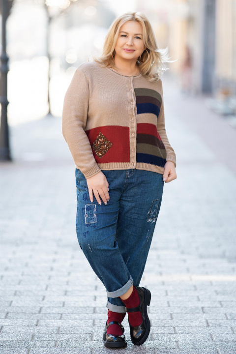 МАКСИ плетена жилетка в бежово с цветни райета и копчета