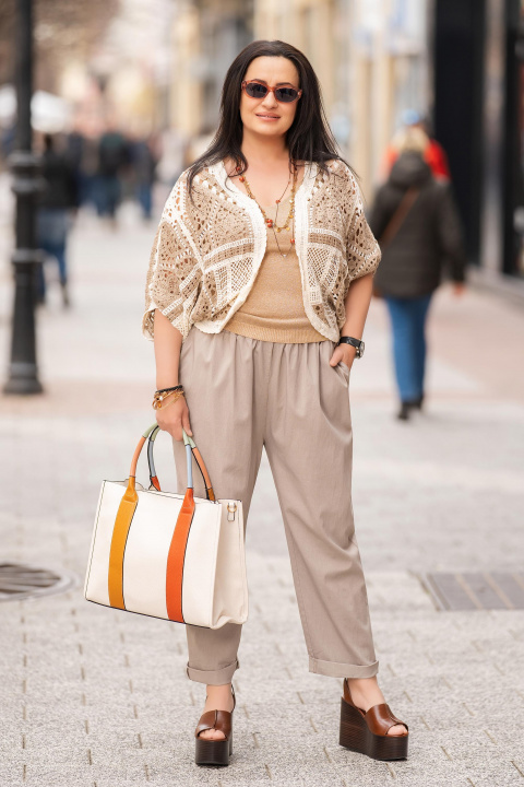 Макси плетена жилетка в кафяво и бежово с прилеп ръкав