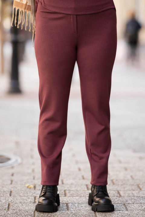 МАКСИ прав панталон в бордо от плътна раирана материя