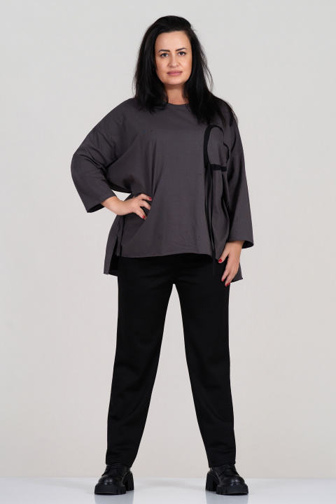 МАКСИ прав панталон в черно от плътна материя