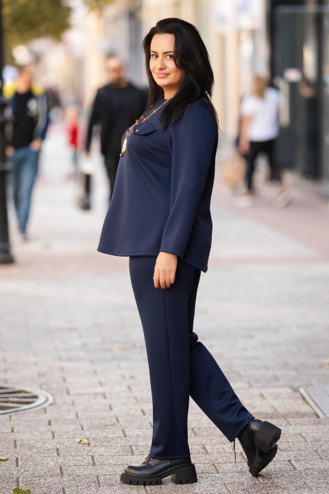 МАКСИ прав панталон в тъмносиньо от плътна материя