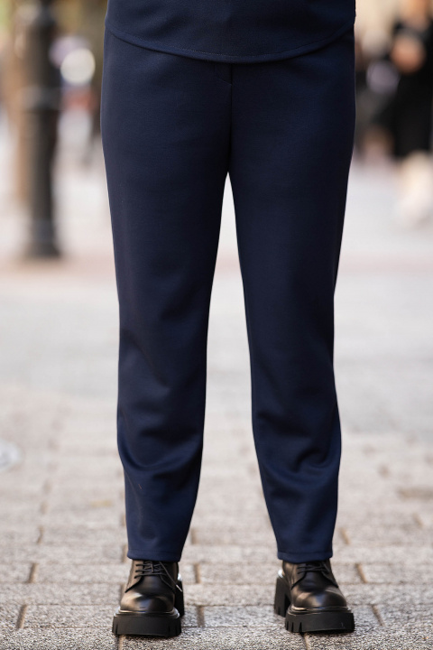 МАКСИ прав панталон в тъмносиньо от плътна материя