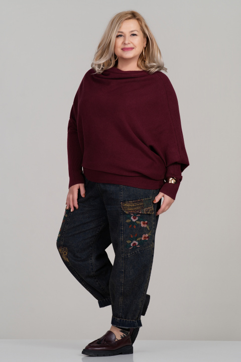 Макси пуловер от фино плетиво в бордо с ефектна яка и свободна кройка