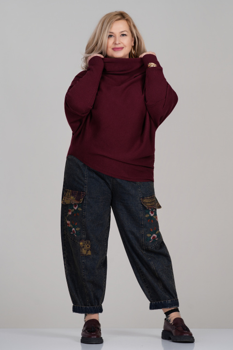 Макси пуловер от фино плетиво в бордо с ефектна яка и свободна кройка