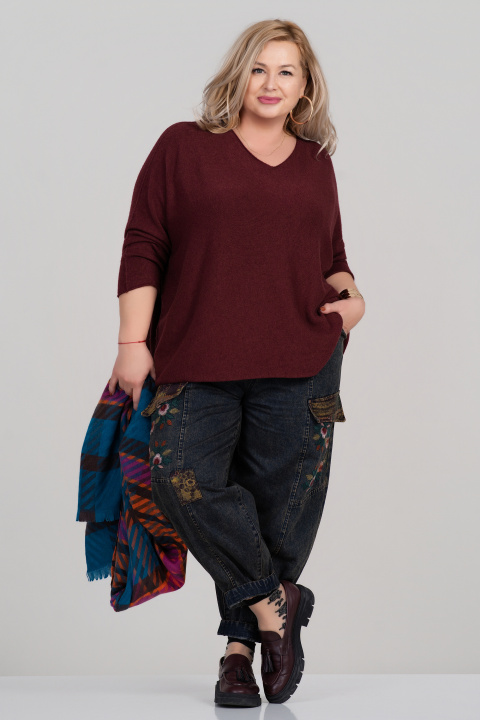 МАКСИ пуловер от фино плетиво в цвят бордо с остро деколте