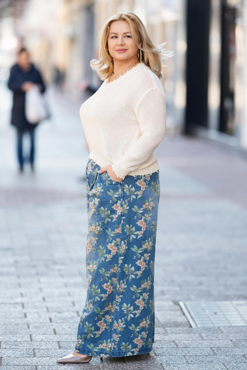 МАКСИ пуловер в цвят екрю със ситни пайети