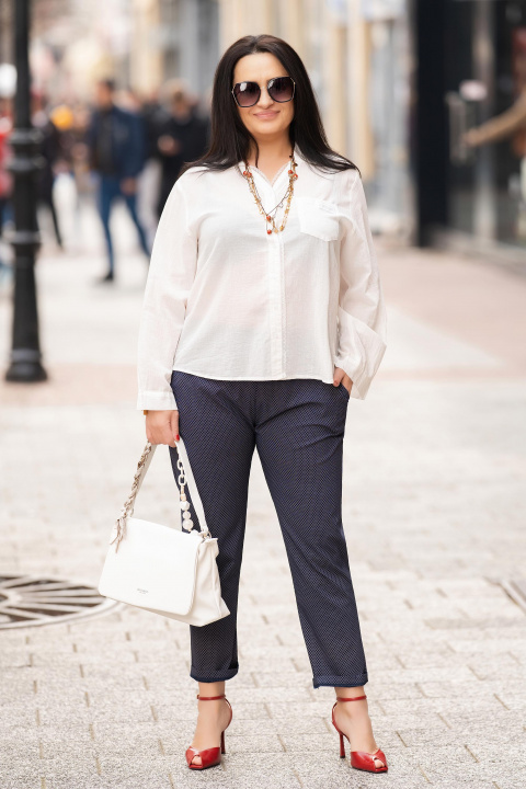 МАКСИ риза от фин памук в бяло с дантелен кант и двоб на гърдите