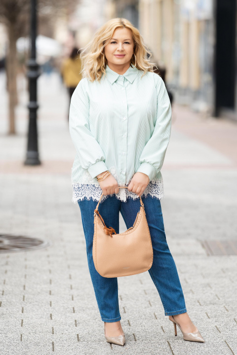 МАКСИ риза от памук със зелено-бяло райе с дантелен акцент в края