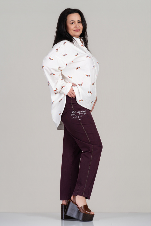 Макси риза от памук в цвят ванилия с принт кучета и издължен гръб