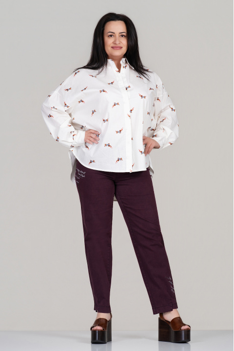 Макси риза от памук в цвят ванилия с принт кучета и издължен гръб