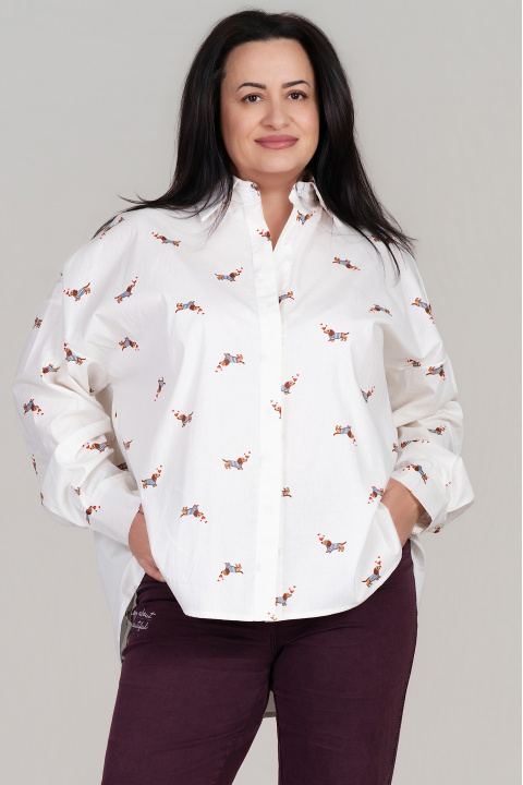 Макси риза от памук в цвят ванилия с принт кучета и издължен гръб