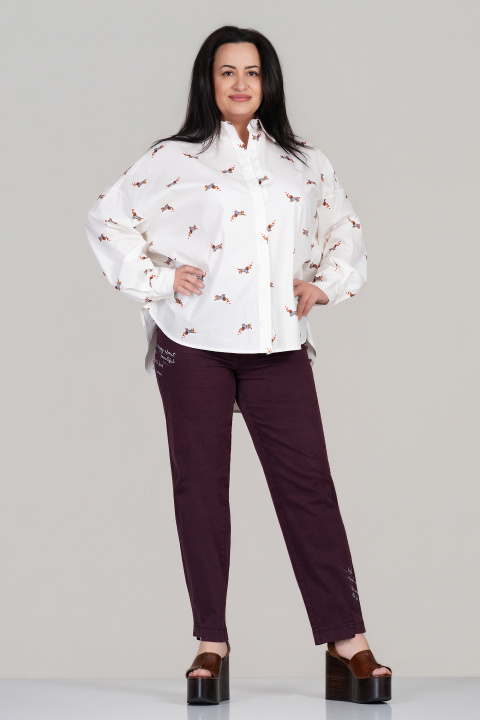 Макси риза от памук в цвят ванилия с принт кучета и издължен гръб