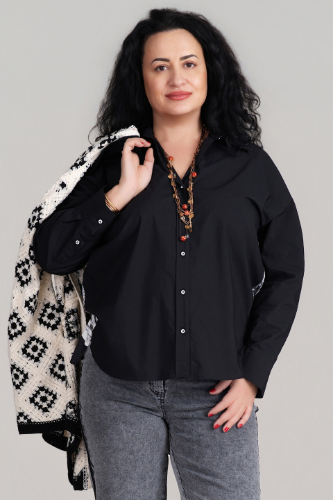 МАКСИ риза в черно с интересен принт на гърба