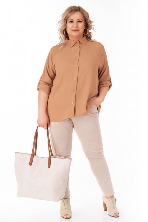 МАКСИ риза в светлокафяво с изрязан гръб със златист синджир