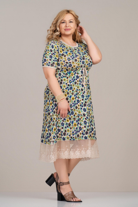 Макси рокля от фино плетиво в бежово с флорален принт, връзка в талията и тюлена платка в края