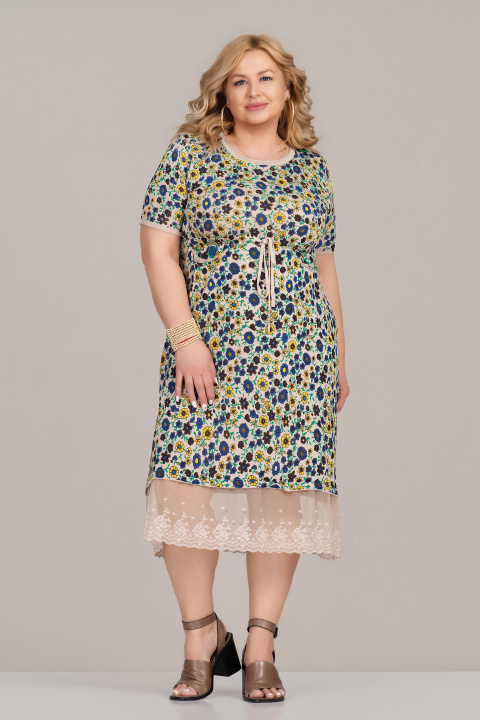 Макси рокля от фино плетиво в бежово с флорален принт, връзка в талията и тюлена платка в края