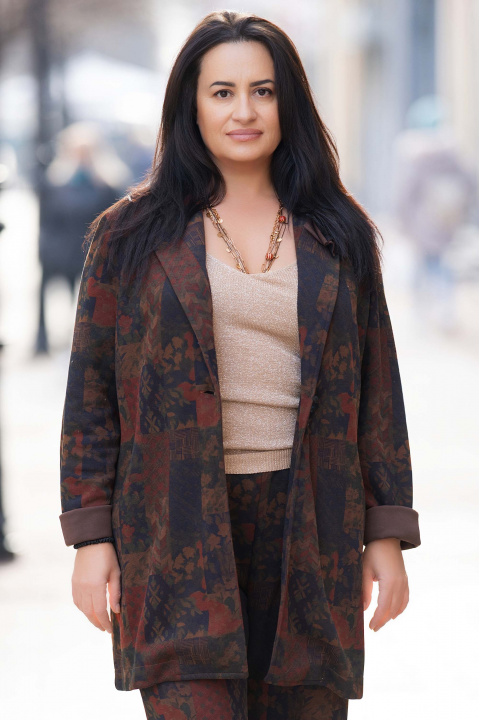 Макси сако в кафяво с етно принт и издължена кройка