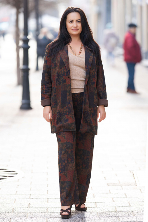 Макси сако в кафяво с етно принт и издължена кройка