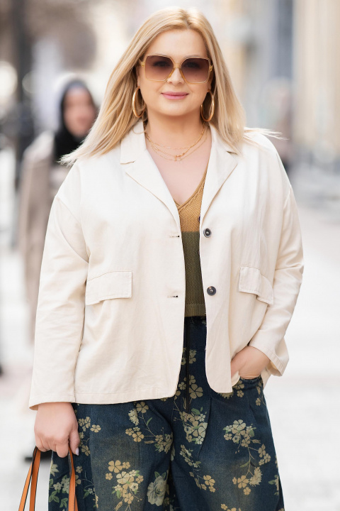 Макси сако в светлобежово от тенсел с копчета и джобове