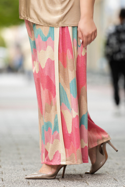 Макси широк панталон с ластик в талията и акварелен принт в розово, синьо и бежово