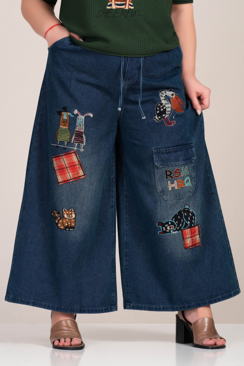 МАКСИ широки дънки в синьо с бродирани животни и ластична талия с връзки