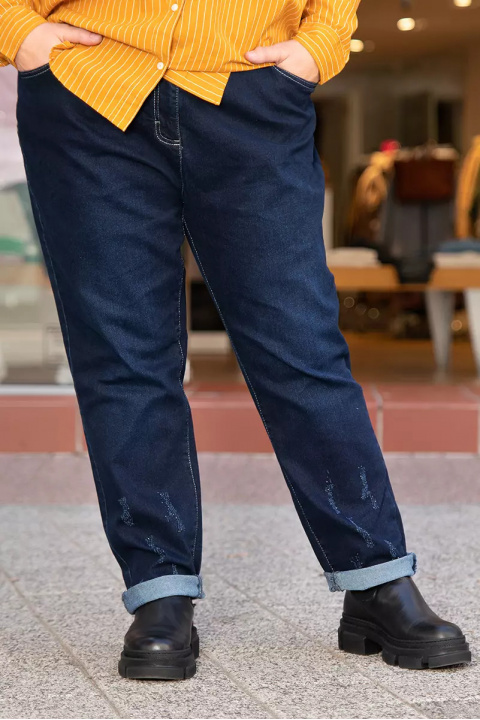 МАКСИ широки дънки в тъмносиньо с надрасквания и камъчета в края