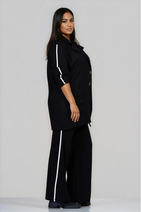 МАКСИ спортно-елегантен комплект в черно със сако и панталон