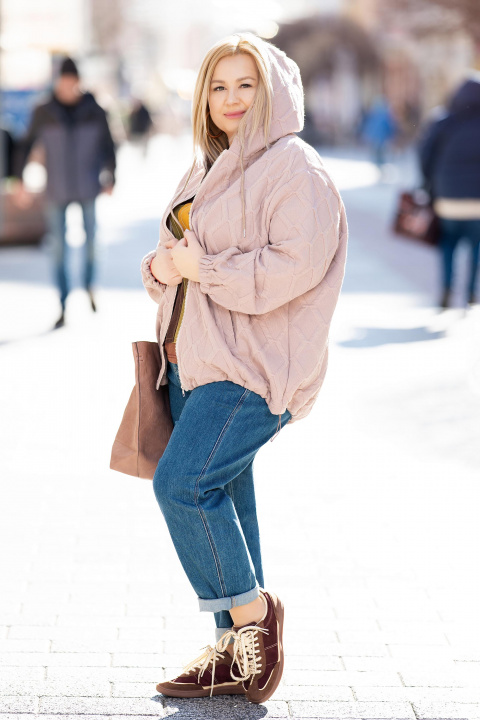 Макси суитшърт от памук в бежово с цип и релефна текстура