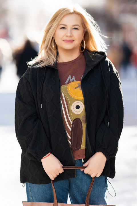 Макси суитшърт от памук в черно с цип и релефна текстура