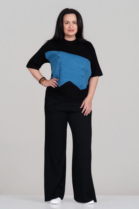 МАКСИ тениска в черно с пришит деним акцент