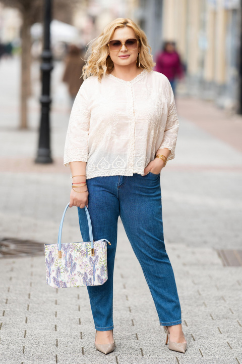 Макси туника от памук в цвят екрю с нежна бродерия