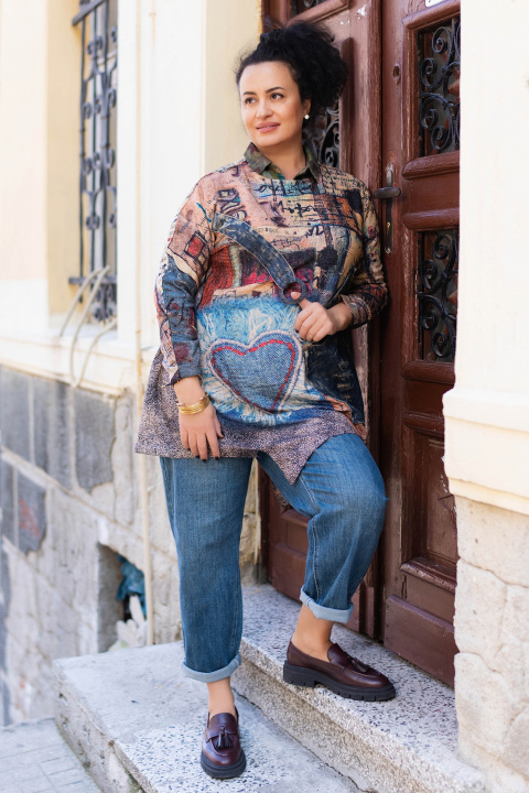 МАКСИ туника с асиметричен силует с ефект деним и принт сърце