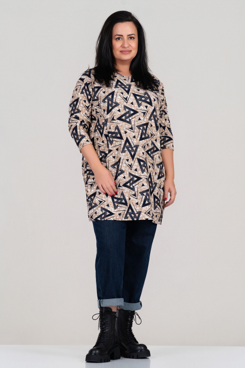 Макси туника в бежово с принт триъгълници в тъмно синьо