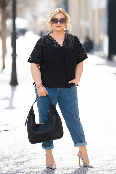 Макси туника в черно с дантела, мрежести детайли и свободна кройка