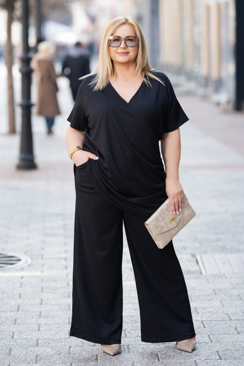 МАКСИ туника в черно с прехлупено деколте и релефна памучна материя