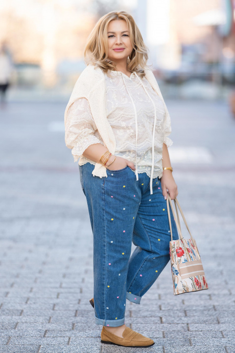 МАКСИ туника в цвят екрю с флорална бродерия и декоративни връзки