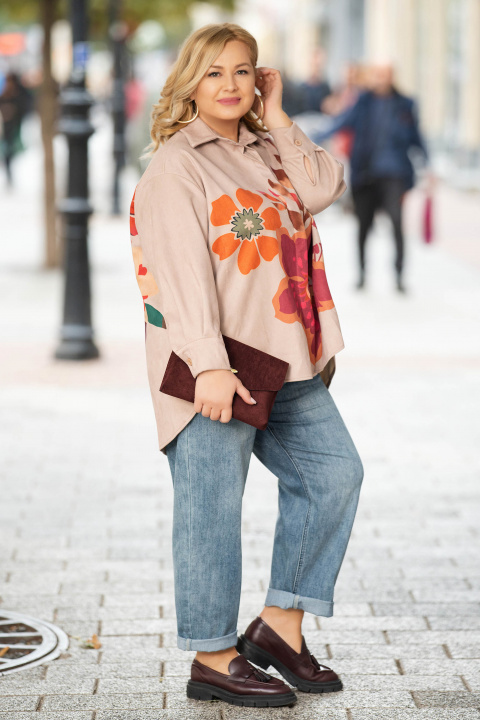 МАКСИ велурена риза в бежово с флорален десен и принт на гърба