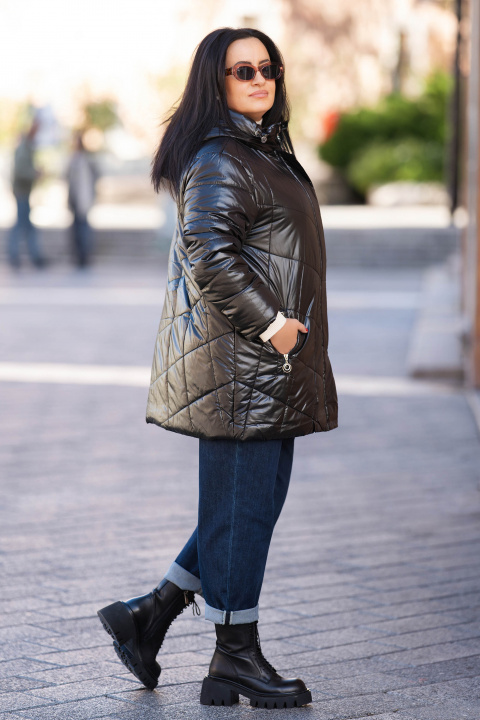 Макси яке в черно с качулка и ромбоидни шевове