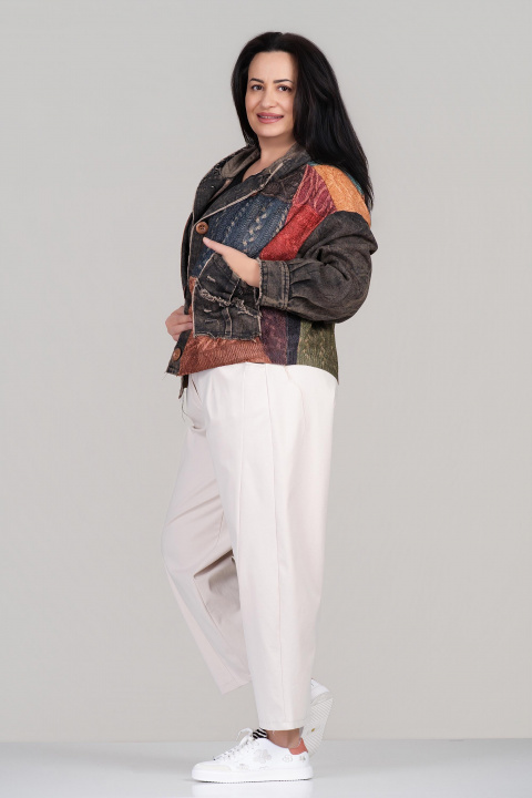 МАКСИ яке в кафяво с качулка, джобове и многоцветен принт