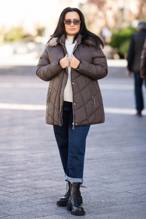 МАКСИ зимно яке в кафяво с качулка със свалящ се пух