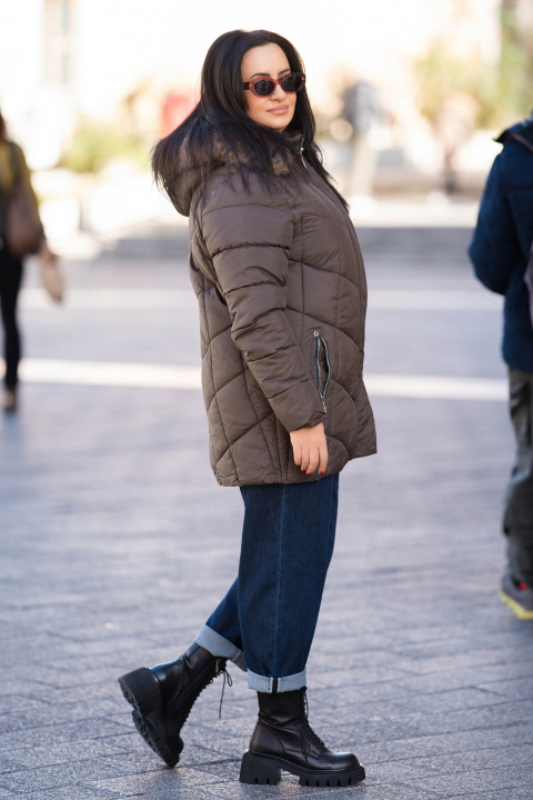 МАКСИ зимно яке в кафяво с качулка със свалящ се пух
