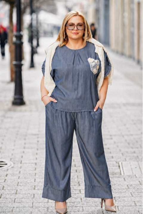 МАСКИ блуза от тънка тъмносиня матетерия със свободна кройка и дантелен джоб