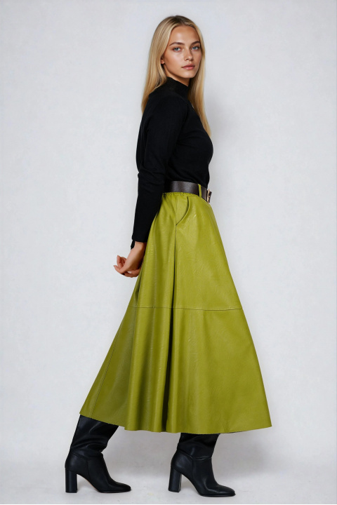 Миди кожена пола в зелено с колан