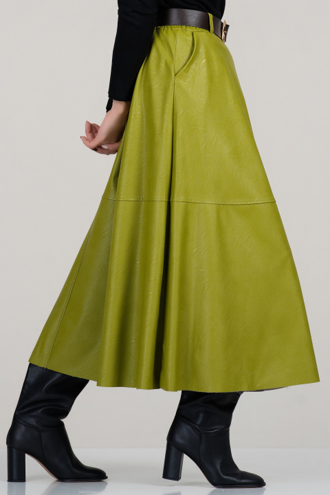 Миди кожена пола в зелено с колан